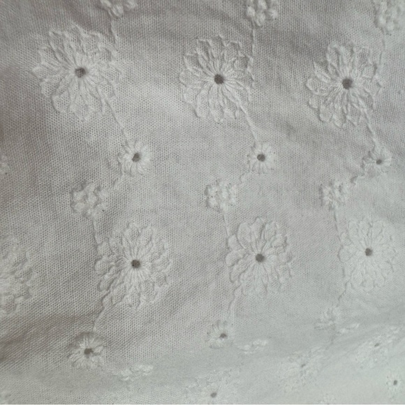 Rabbit and bear eyelet lace pester pan collared girls top - Picture 8 of 9